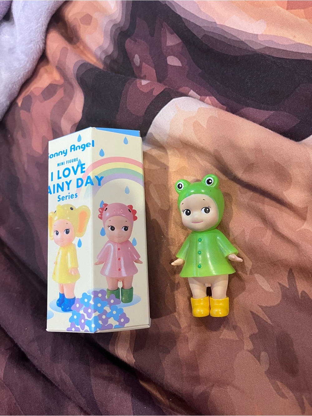 Sonny Angel Mini Figure - Green Frog Raincoat with Yellow Boots